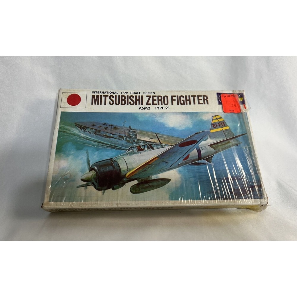 Vintage Hasegawa Mitsubishi Zero Fighter A6M2 Model Kit JS-075-100 1:72 Scale